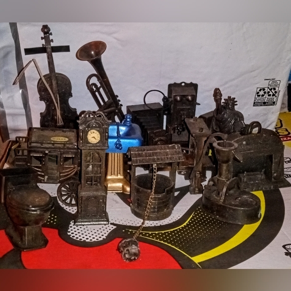 Vintage Pencil Sharpeners - Picture 3 of 4